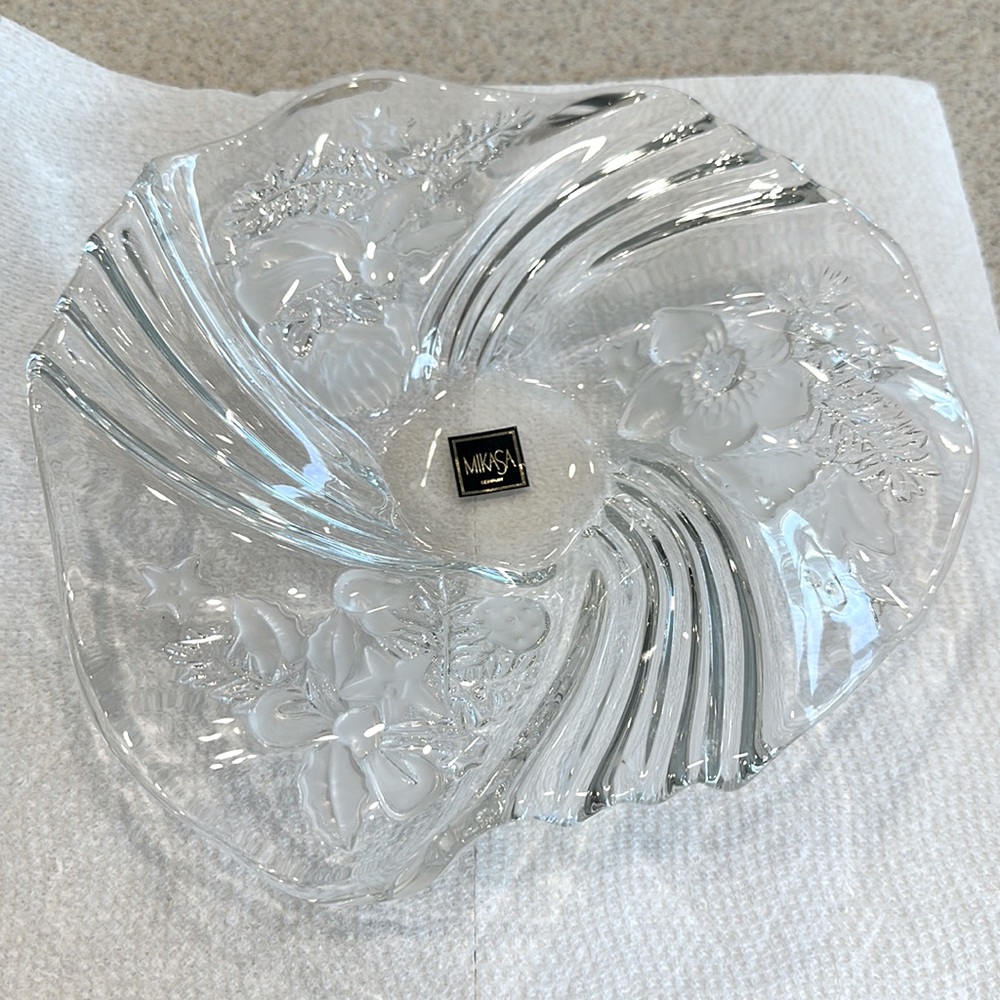 Mikasa Studio Nova Christmas Festival Candy Dish new with tag